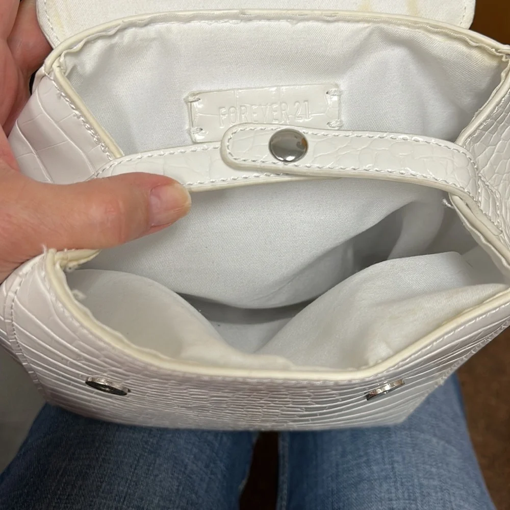 Forever 21 White Croc-Embossed Backpack - Picture 4 of 4